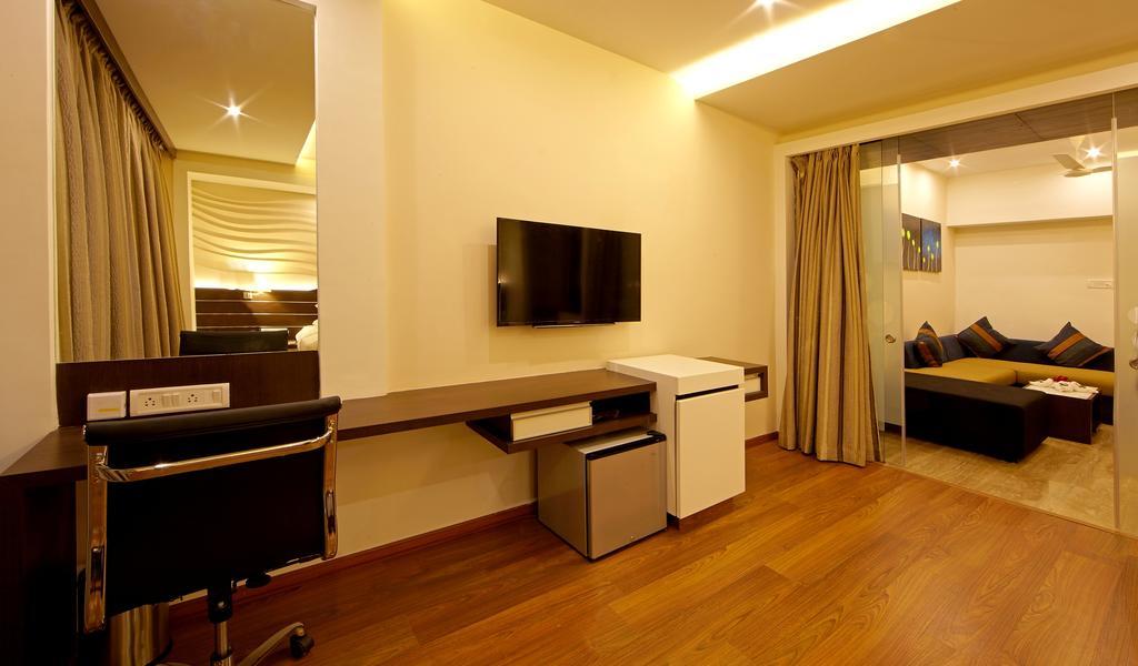 Golden Fruits Business Suites Chennai Room photo